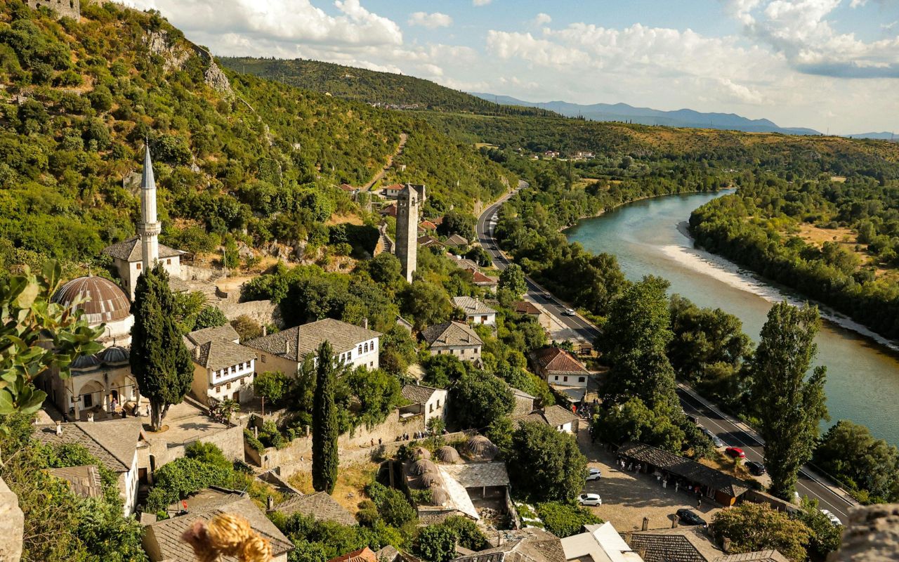 Village de Berat enAlbanie pendant l'autotour de 7 jours