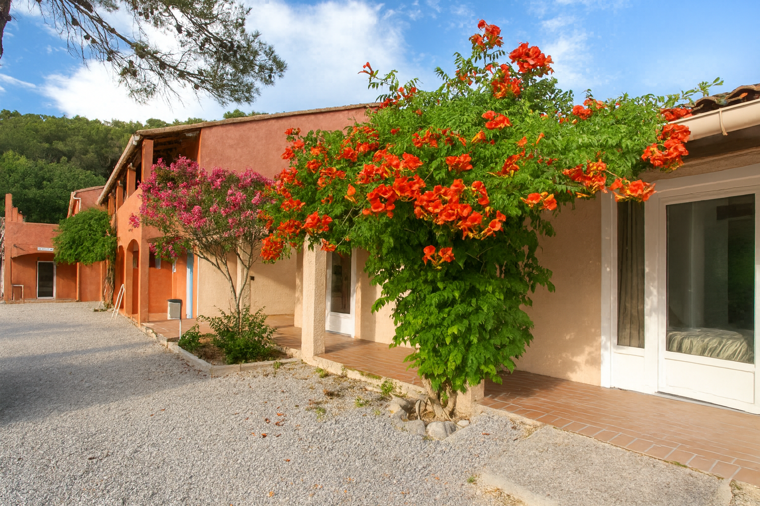 LE DOMAINE DU THRONNET