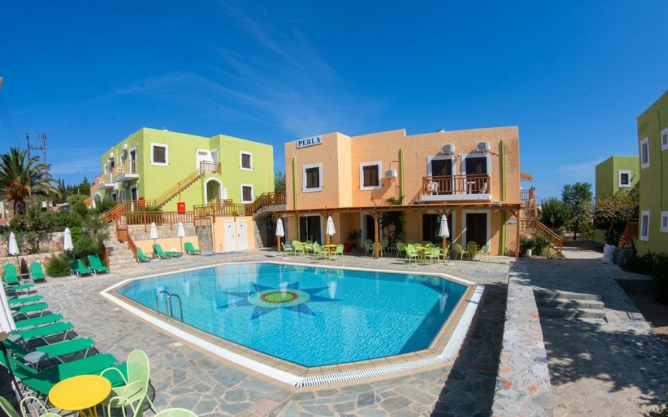 Perla apartments vue globale des logements avec la piscine