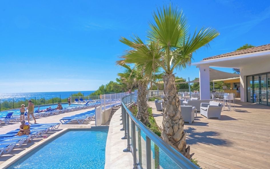 Camping l'Arquet à Martigues terrasse vue mer