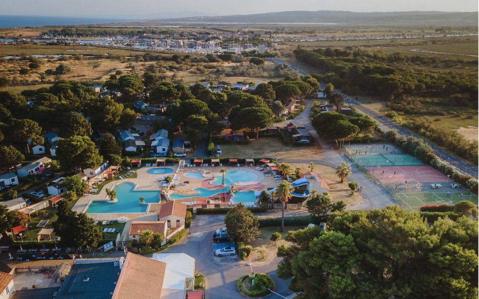 Camping à Valras-Plage avec espace aquatique extérieur dans l'Hérault