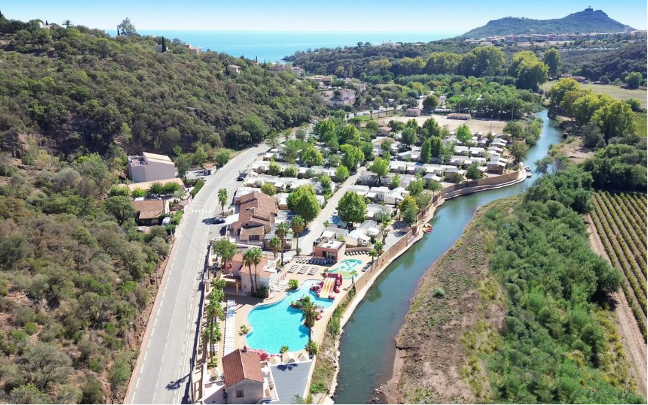 Camping La Vallée du Paradis situé à Agay en bordure de rivière et proche de la mer