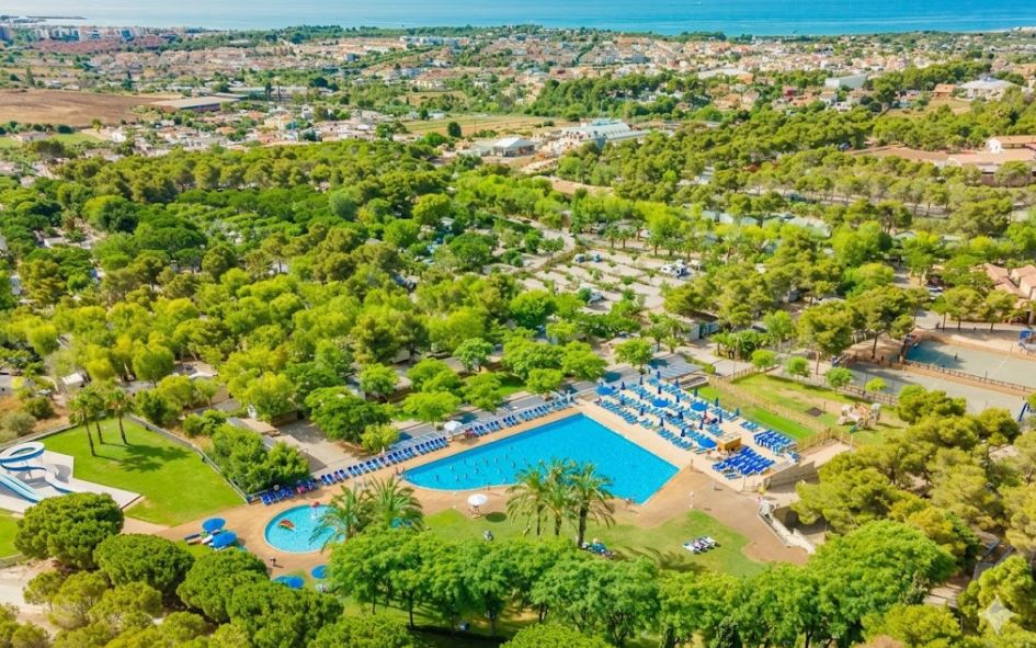 Camping Vilanova Park proche de Barcelone situé au coeur d'un cadre naturel verdoyant