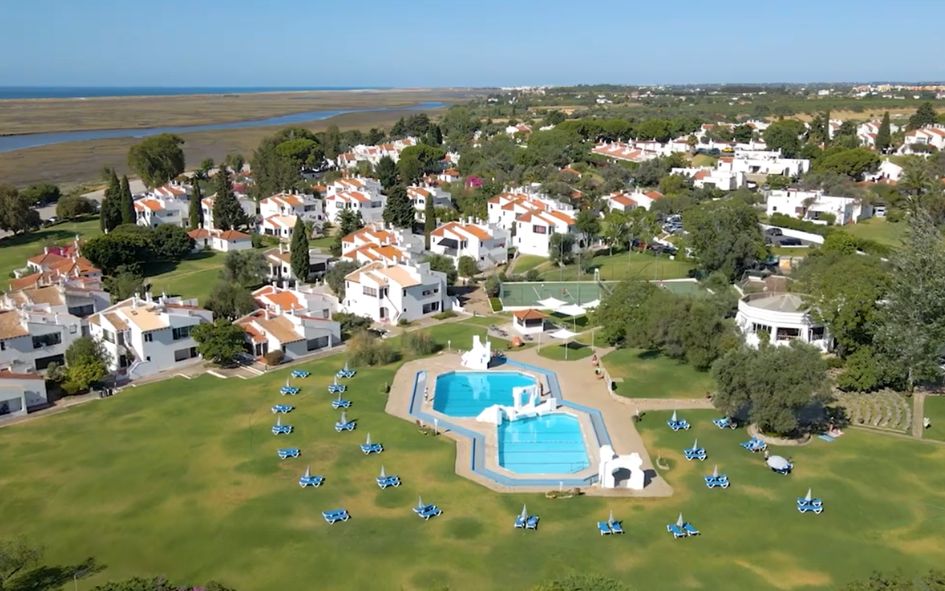 Complexe hôtelier dans un environnement naturel proche des plages à Santa Luzia