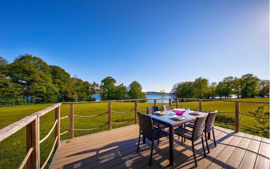 Domaine Golden Lakes Village terrasse vue lac