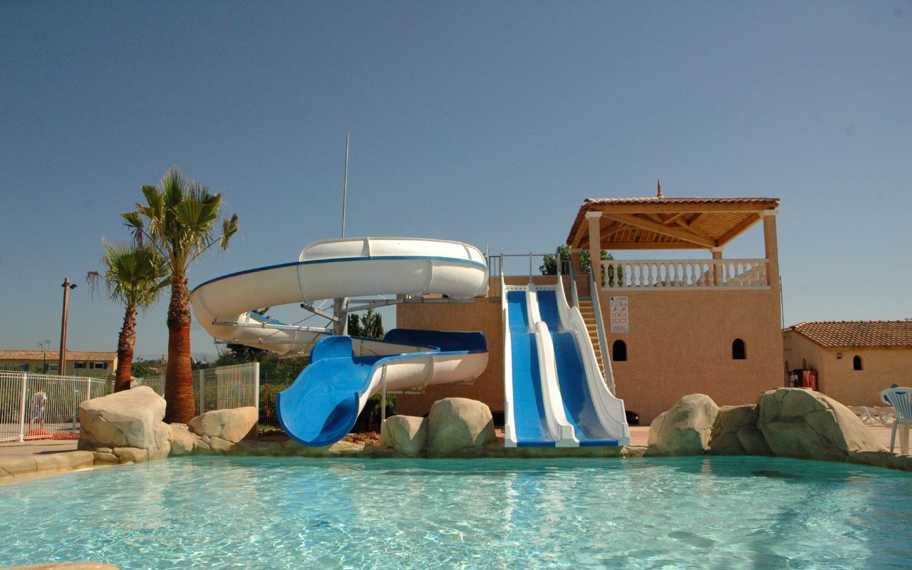 Village vacances le clos des oliviers toboggans