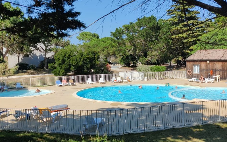 Espace de baignade extérieur à la résidence Le Hameau des Sables Vignier à Saint-Georges-d'Oléron