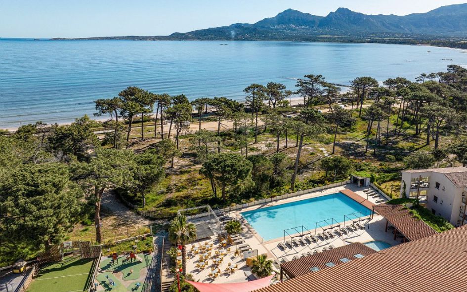 Village club Calvi avec piscine vue mer