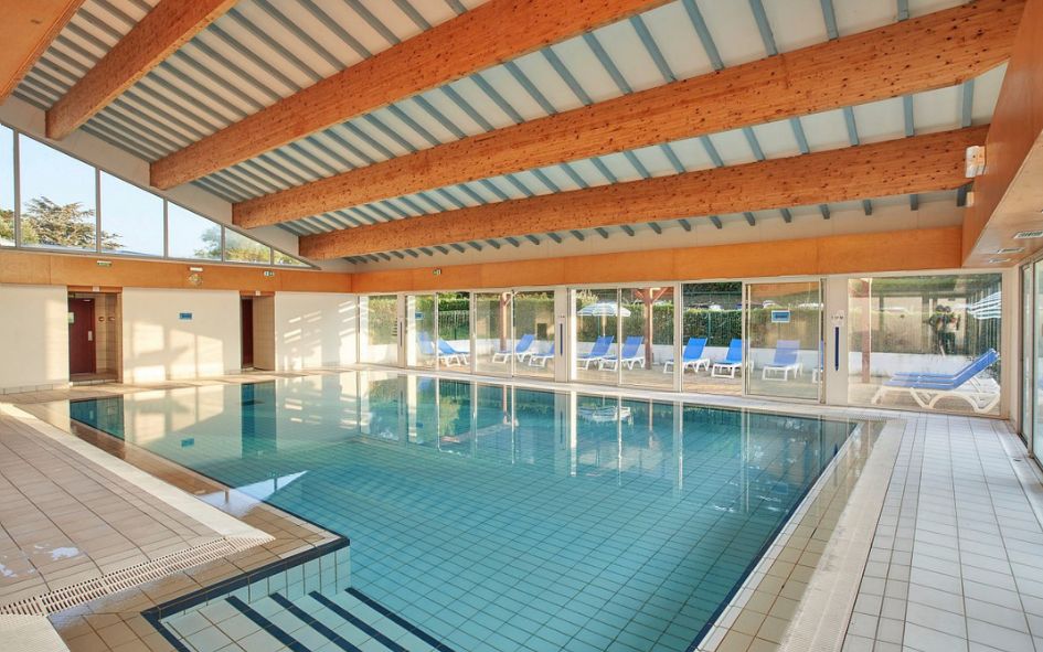 Village club Guethary piscine interieure